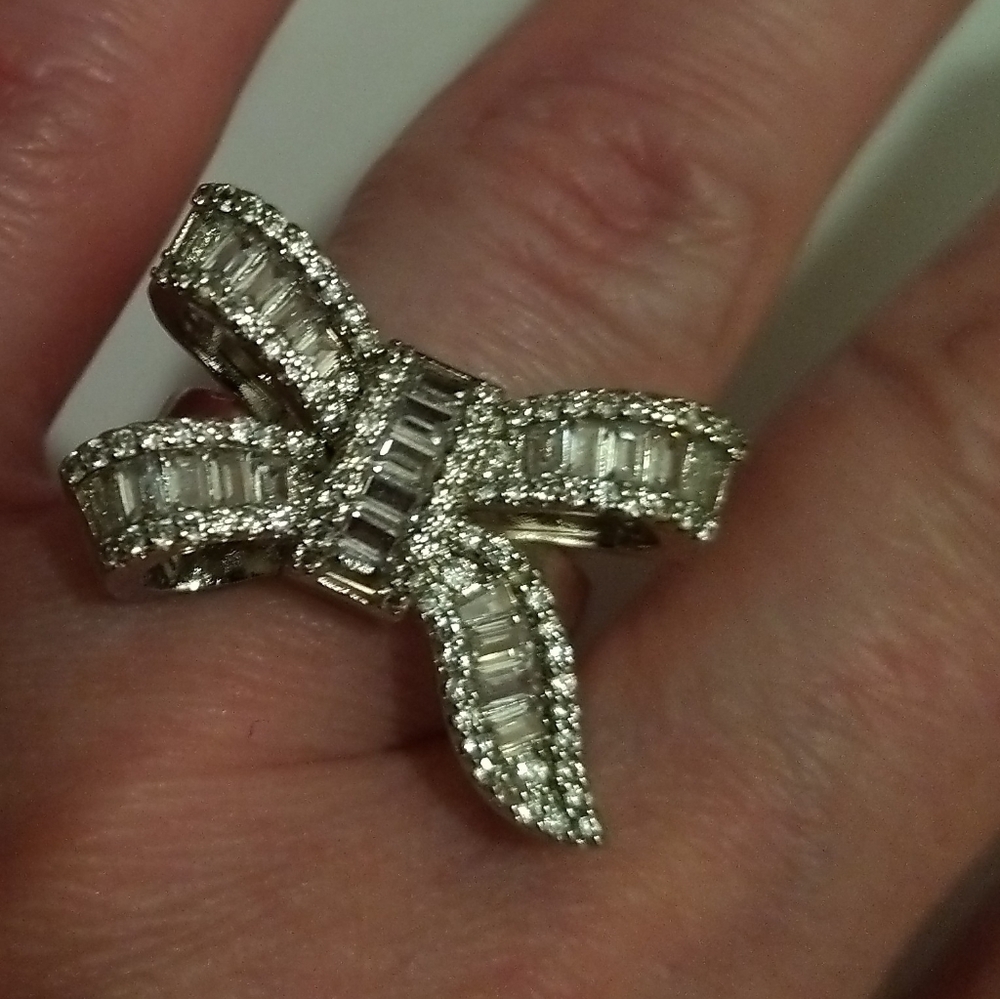 Elegant CZ Silver Bow Ring Sz.7